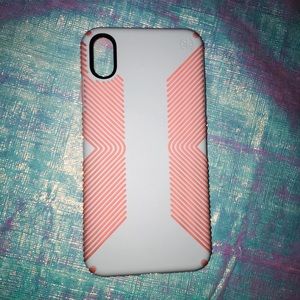 2 iPhone X max  cases